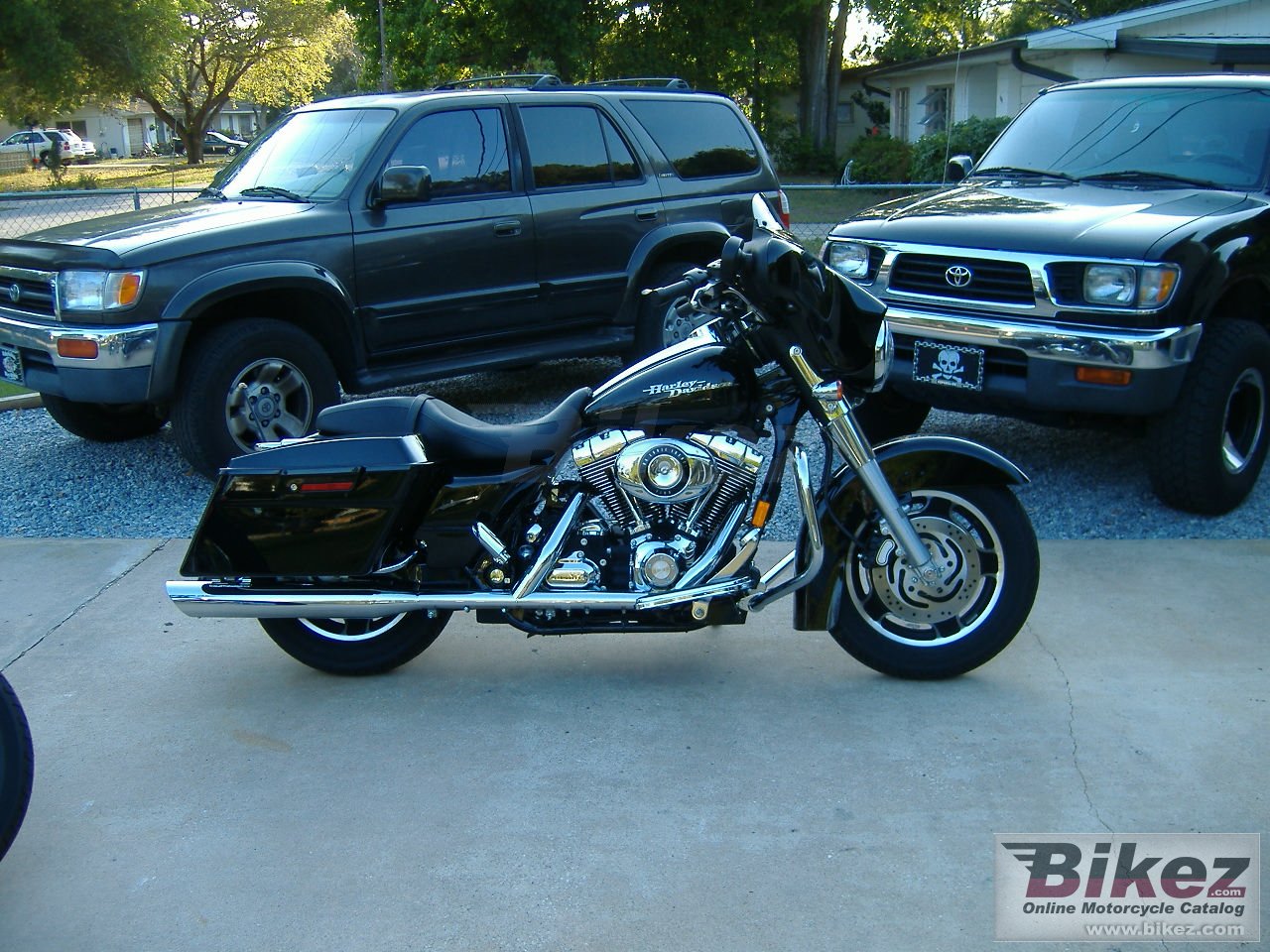 Big FLHX Street Glide flhx street glide picture and wallpaper from Bikez.com